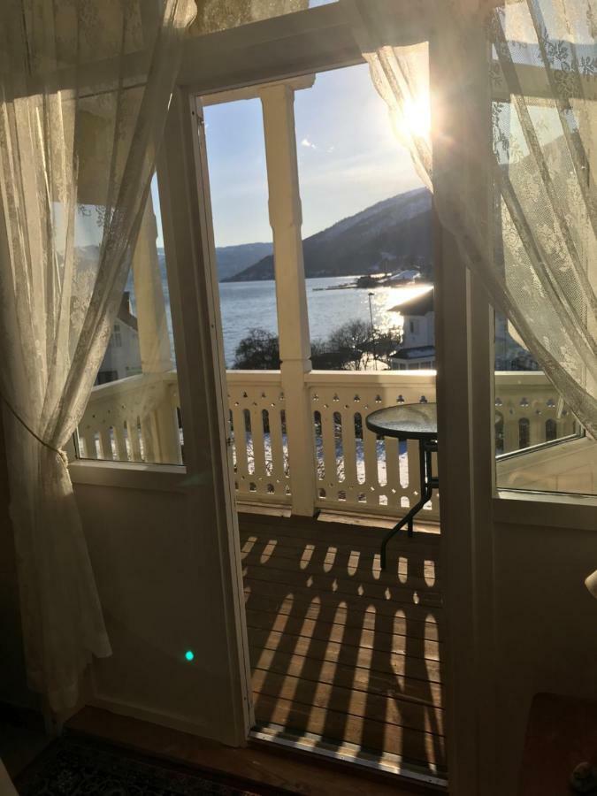 Villa Holmen บาเลสตรันด์ ภายนอก รูปภาพ