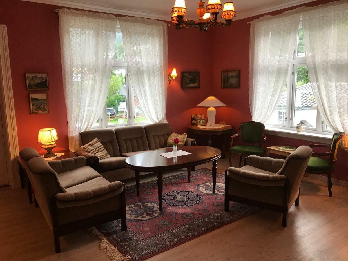 Villa Holmen บาเลสตรันด์ ภายนอก รูปภาพ